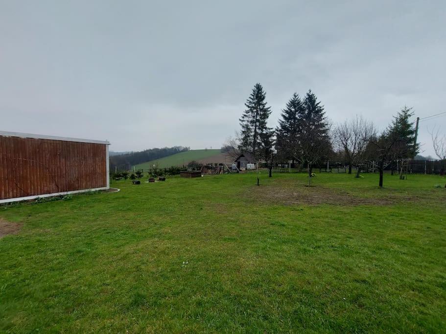 Dum Nedaleko Resovskych Vodopadu Villa Tvrdkov Exterior photo